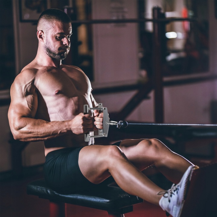 UCHWYT PODWÓJNYTRÓJKĄTNY DO WYCIĄGU ATLASU STALOWY NA TRICEPS PLECY JAKOŚĆ