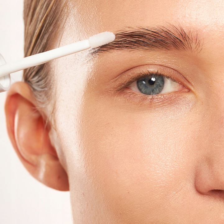 ODŻYWKA serum DO BRWI PRZYSPIESZA wzrost POGRUBIA WZMACNIA NUTRIDOME 4ml