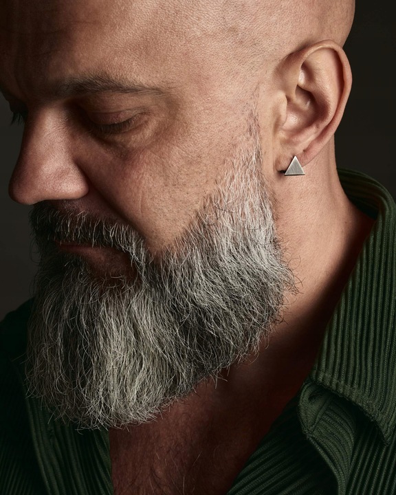 Srebrny kolczyk THE ROCK