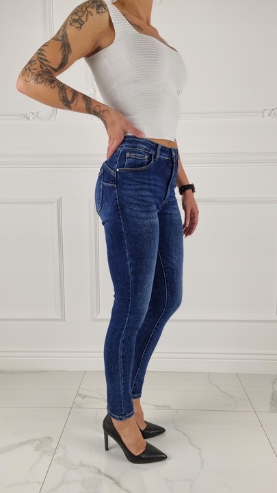 WYGODNE SPODNIE DAMSKIE JEANSOWE Blue Push-Up Plus Size