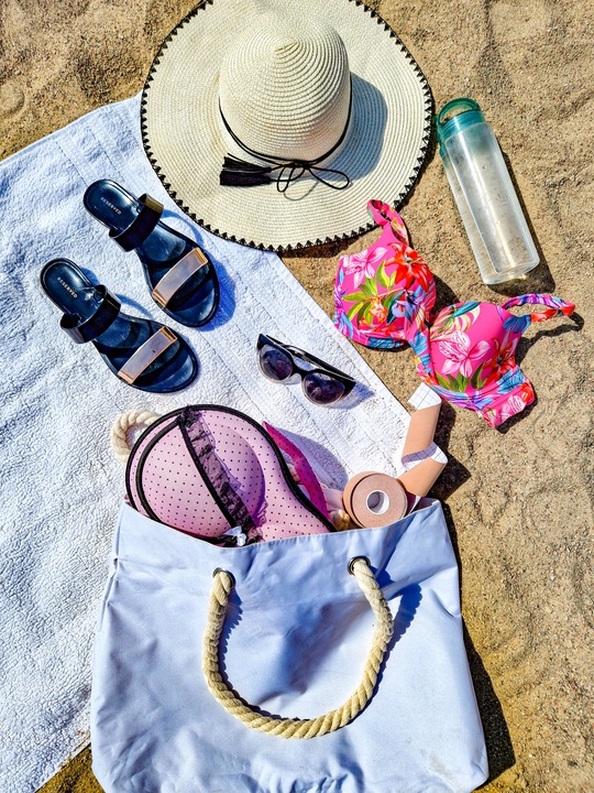 Stylowe etui na bieliznę biustonosz podróż różowe Kontri E1001