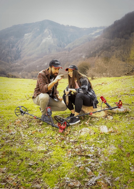 Wykrywacz Metali Nokta FindX z cewką 11" + słuchawki, torba i łopatka