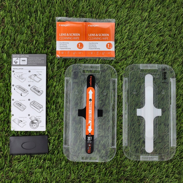 Szkło hartowane do iPhone 16 Pro, Spigen EZ Fit 2P, z aplikatorem, mocne