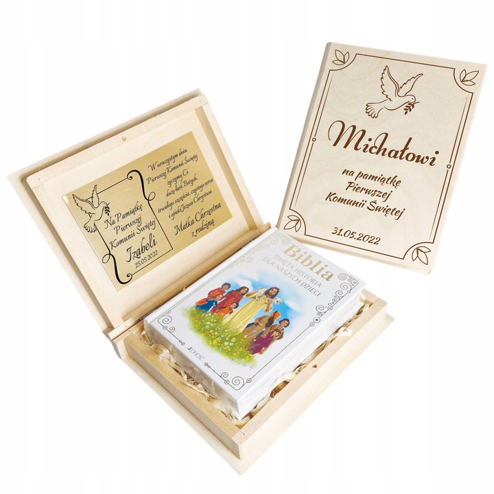Biblia w drewnianym pudełku z grawerem prezent pamiątka na komunię