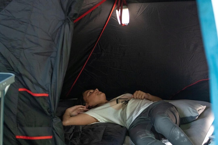 Materac kempingowy Quechua Air Basic 120 cm