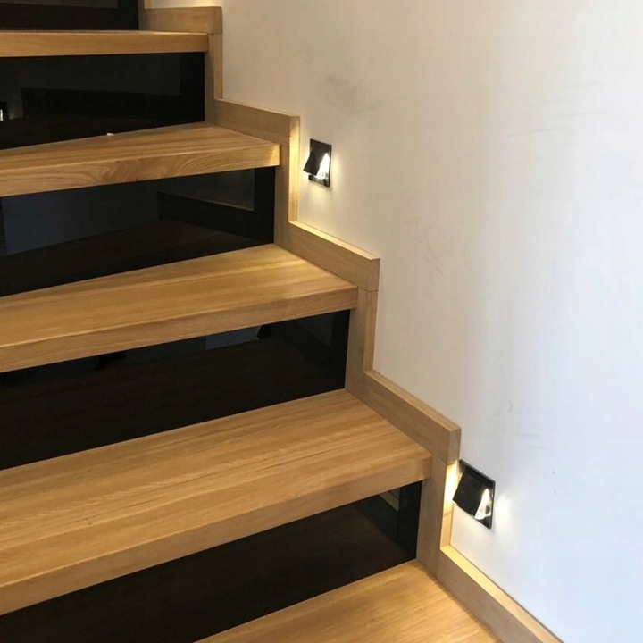 Oprawa schodowa lampka na schody oświetlenie schodowe LED 230V 2W Q6