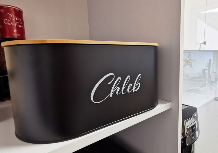 CHLEBAK POJEMNIK NA PIECZYWO Z POKRYWĄ DESKĄ DO KROJENIA CZARNY CH01