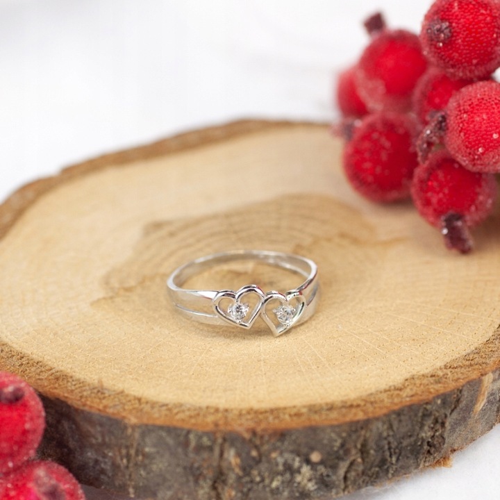 SREBRNY PIERŚCIONEK UROCZE SERDUSZKA PR.925 AŻUR