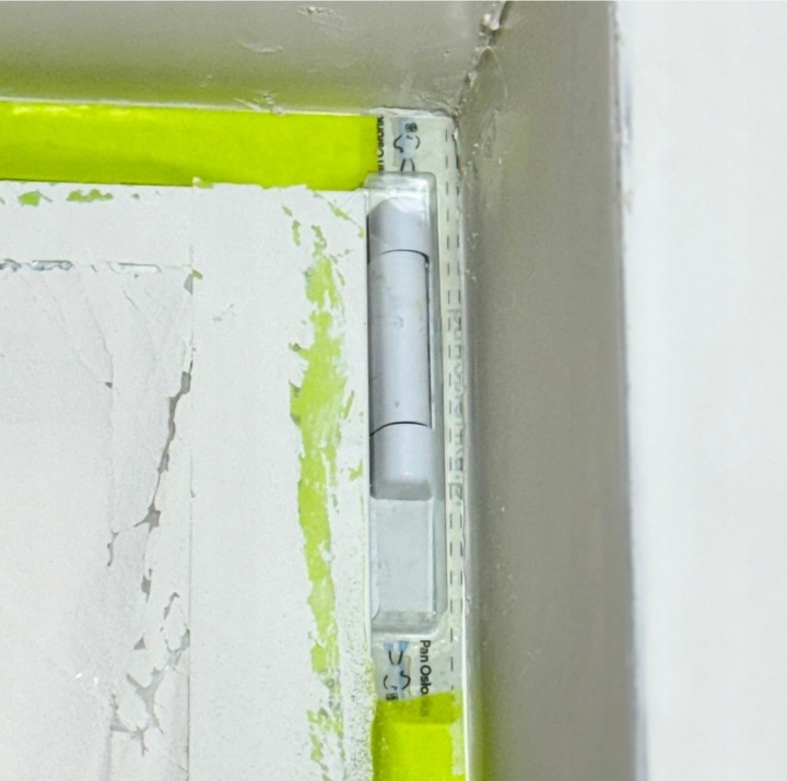 Pan Osłonka samoprzylepna osłonka do zawiasów okiennych PCV - 18 szt.