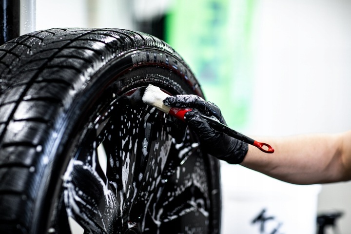 ADBL Vampire Liquid 1L do mycia czyszczenia felg krwawiąca felga i lakier