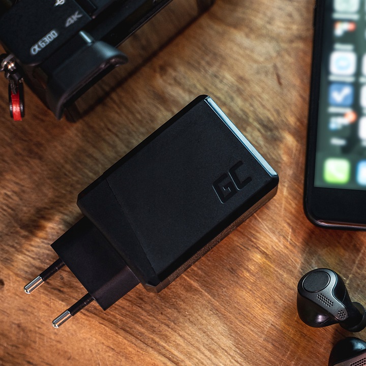 Green Cell Szybka Ładowarka Sieciowa 30W 3x USB 2.4A zasilacz do telefonu