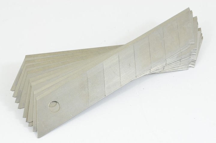 OSTRZA 18mm 100 sztuk Wymienne do nożyków wkłady