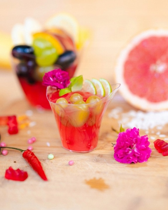 PUCHAREK POJEMNIK na deser GÓRA FALISTA WAVES 25 sztuk PRZYSTAWKI PRZEKĄSKI