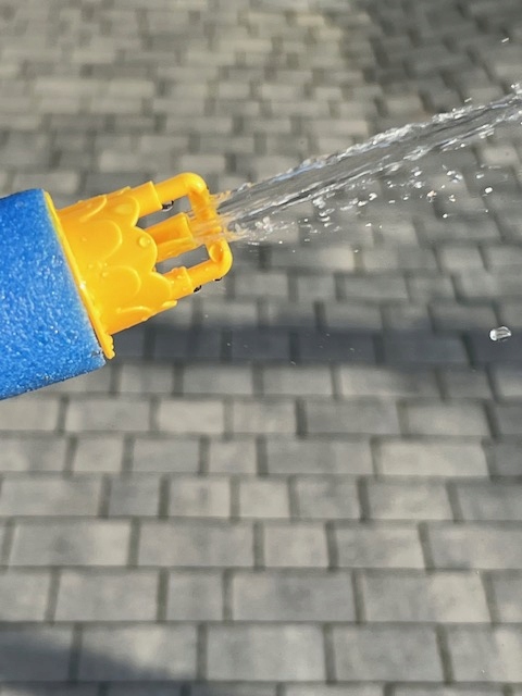 PISTOLET NA WODĘ STRZYKAWKA SIKAWKA BROŃ ZABAWKA WODNA ARMATA ŚMIGUS DYNGUS