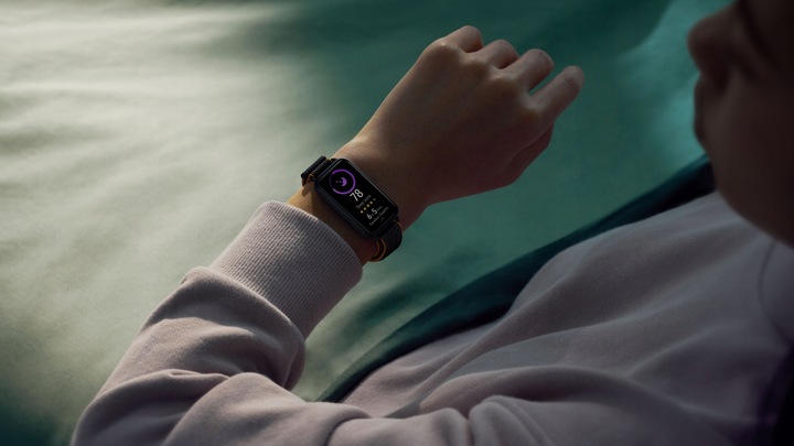 Smartwatch Huawei Band 8 różowy