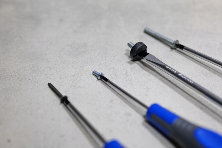 ZESTAW ŚRUBOKRĘTÓW WKRĘTAKÓW Z MAGNESEM 8SZT MOCNE