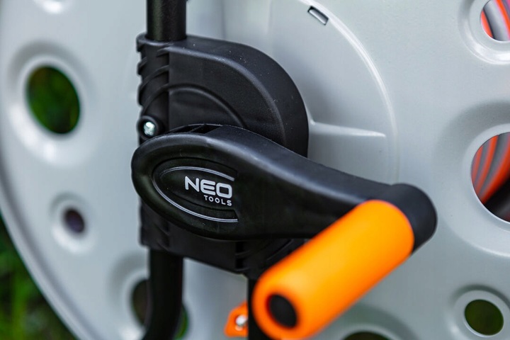 Stojak Bęben Metalowy na Wąż Ogrodowy do 100m Wózek Zwijak NEO TOOLS