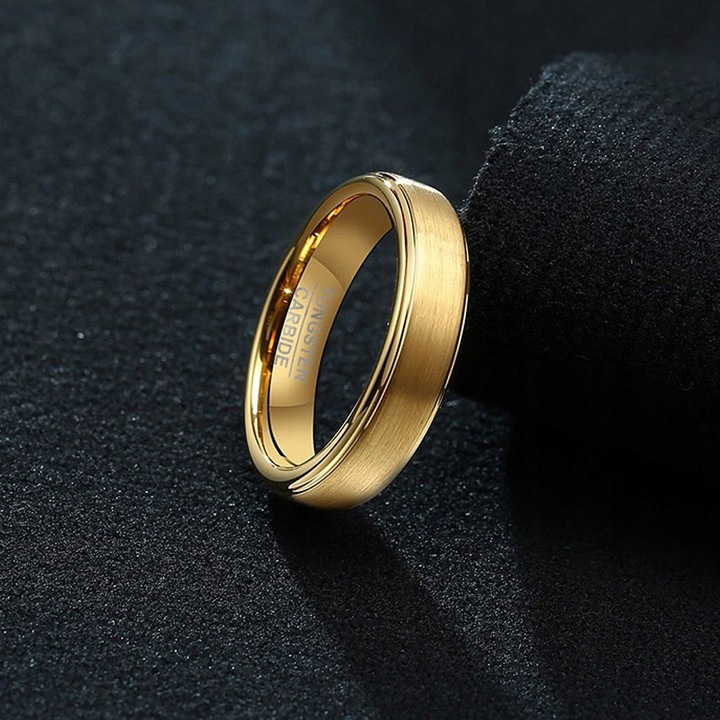 18K ZŁOTA OBRĄCZKA FAZOWANA Z WOLFRAMU MATOWA r.20