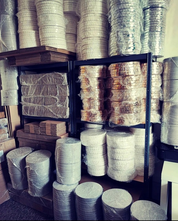 Podkład pod tort Z ZAKŁADKAMI 25cm BIAŁY KOMUNIA URODZINY