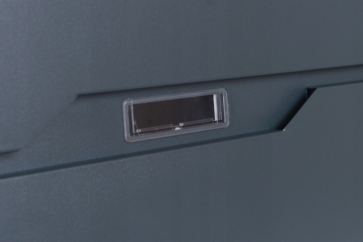 SKRZYNKA POCZTOWA NA LISTY GAZETY POCZTĘ Z NUMEREM DOMU NAZWĄ ULICY