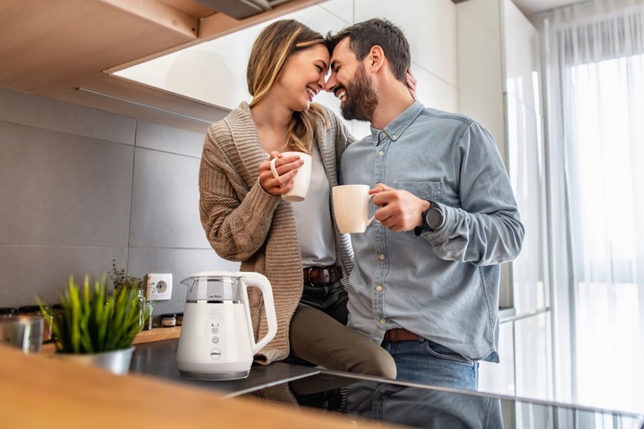 Czajnik bezprzewodowy z regulacją temperatury C505B Eldom 1100W 1L