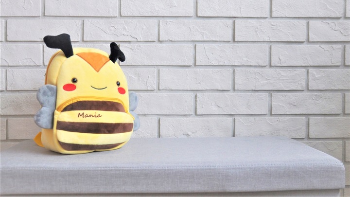 Plecak do przedszkola dla chłopca i dziewczynki z pszczółką z imieniem