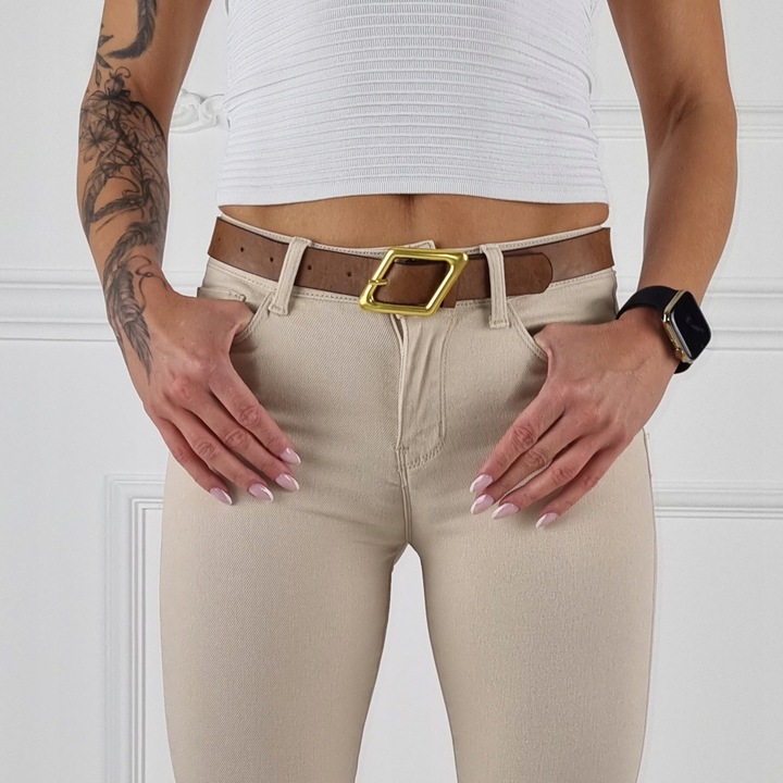 Spodnie z paskiem M.SARA jeansy damskie rurki beżowe PUSH UP