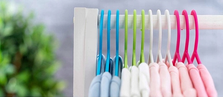 WIESZAKI DZIECIĘCE KOLOROWE NA UBRANIA ODZIEŻ UBRANIOWE DLA DZIECI 50