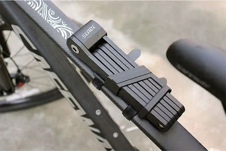 Blokada rowerowa składana PAKKO z uchwytem i 2 kluczami 85cm (E011)