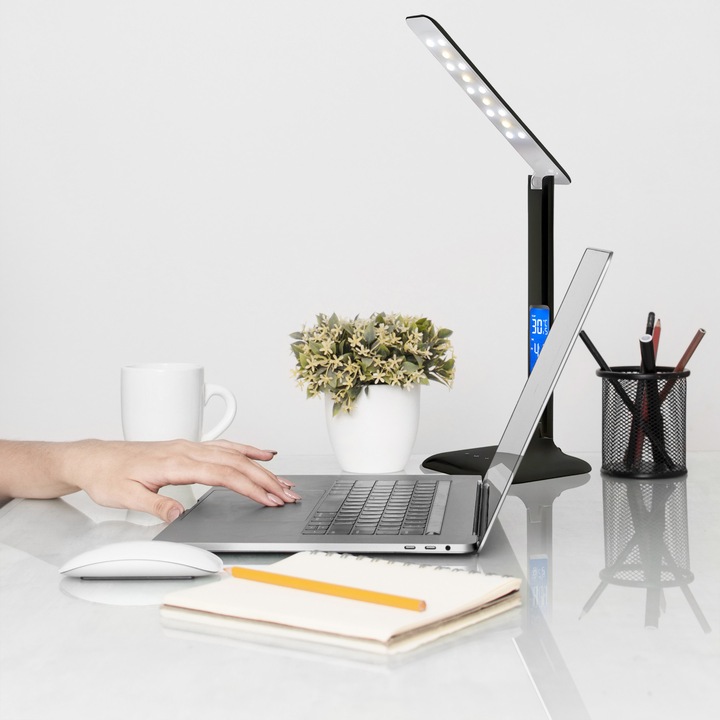 LAMPKA LED BIURKOWA SZKOLNA BIURKO WYŚWIETLACZ LCD ZEGAR DATA TEMPERATURA