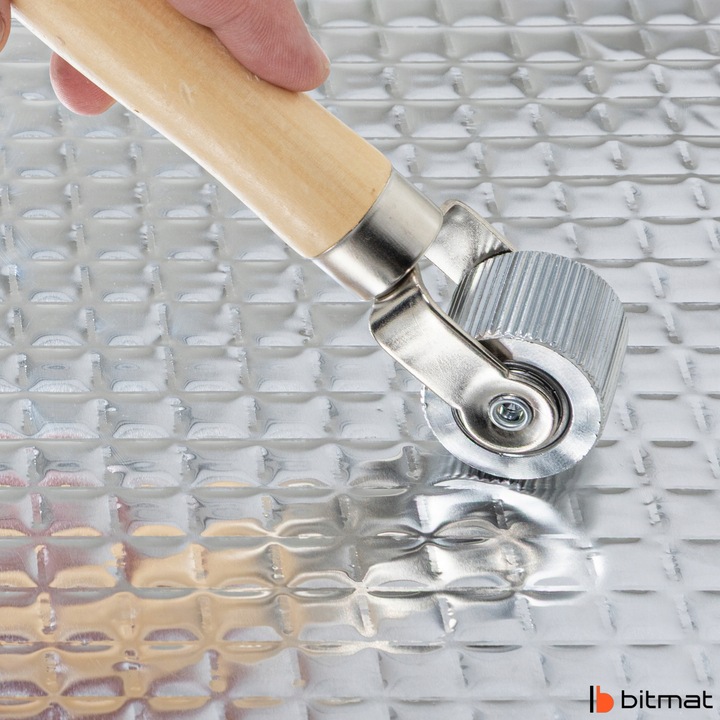 Rolka dociskowa fazowana do mat butylowych wałek z drewnianą rączką