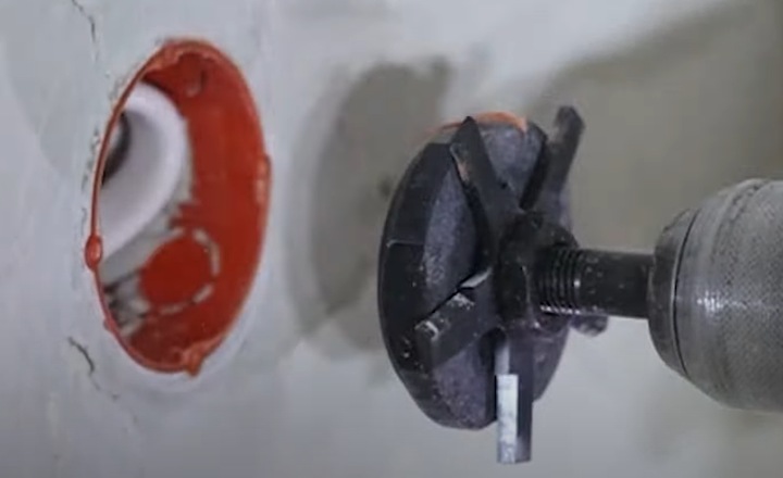 OTWORNICA DO SKRAWANIA PUSZEK PODTYNKOWYCH