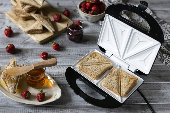 Opiekacz do Kanapek 850W Ceramiczna Powłoka Nieprzywierająca CR 3018