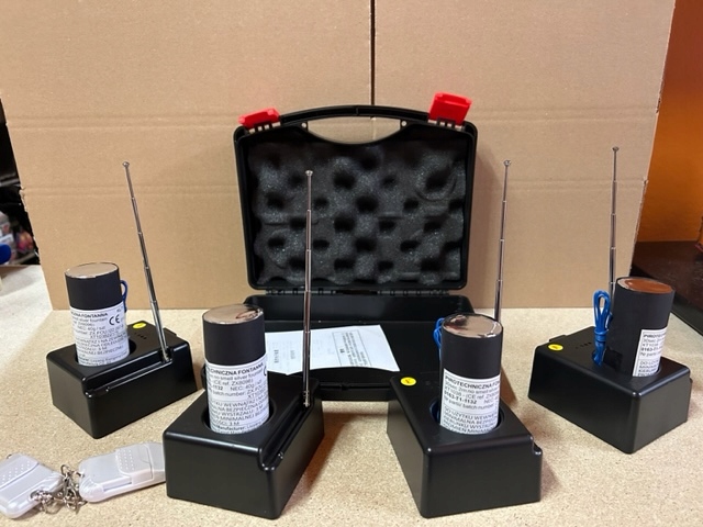 SCENICZNA FONTANNA ISKIER BEZZAPACHOWA XT1038 NO SMELL 30sek/2m 1szt