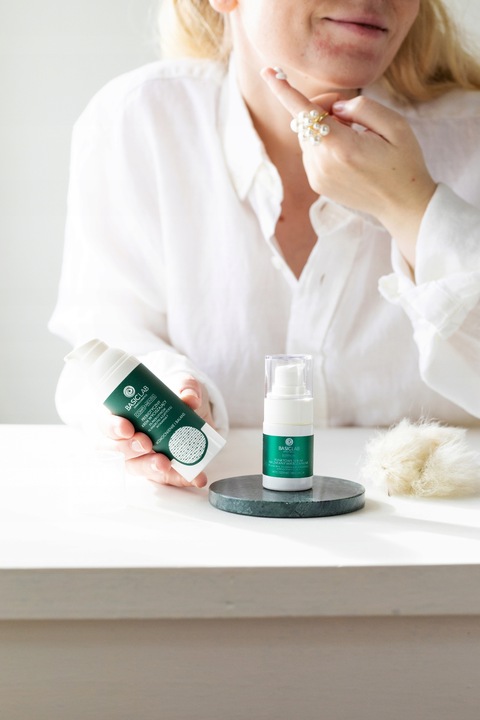 BasicLab punktowe serum na zmiany mikrozapalne 15 ml