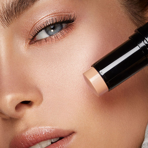 KIKO Milano Sculpting Touch Creamy Stick Countour 200 Hazelnut - Bez Karton