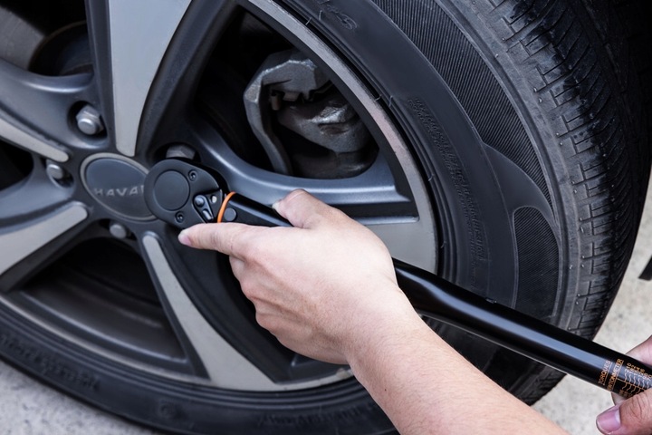 KLUCZ DYNAMOMETRYCZNY 1/2 28-210Nm CrMO & CrV do KÓŁ CERTYFIKAT