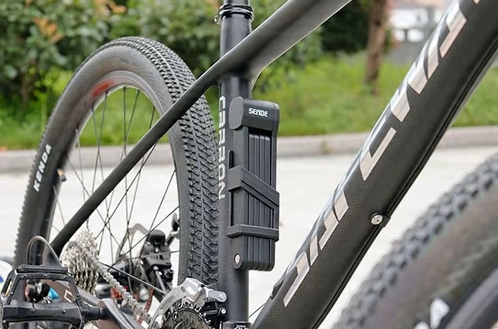 Blokada rowerowa składana PAKKO z uchwytem i 2 kluczami 85cm (E011)