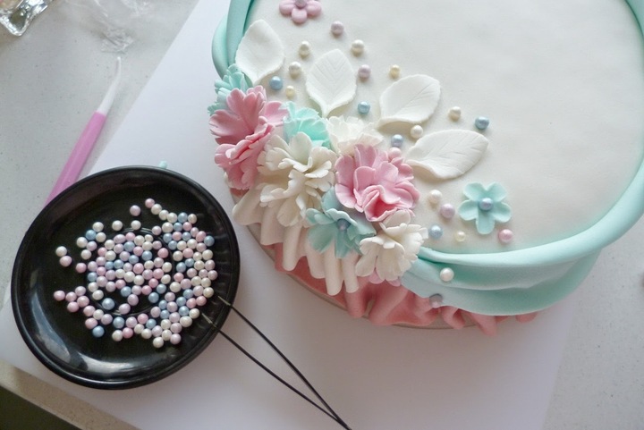 PERŁY PEREŁKI CUKROWE BIAŁE CHRZEST KOMUNIA roczek dekoracja 6mm tort 20g