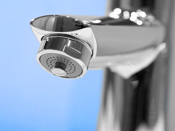 PERLATOR HIHIPPO M24 przycisk START/STOP oszczędza -84% WODY końcówka kranu