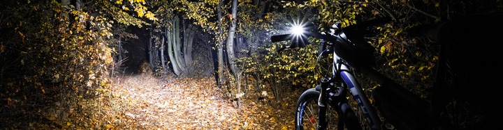 LAMPKA ROWEROWA LED PRZÓD 1800 LUMENÓW MOCNA + TYŁ OŚWIETLENIE ROWEROWE