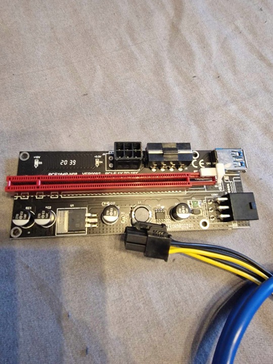 Riser USB3.0 PCI-E 6PIN 010S + Plus 8 kondenatorów