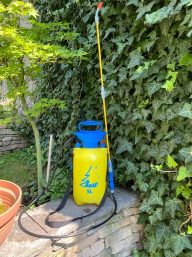 Opryskiwacz ciśnieniowy ogrodowy ręczny BEST POLSKA 5L długa lanca 96cm