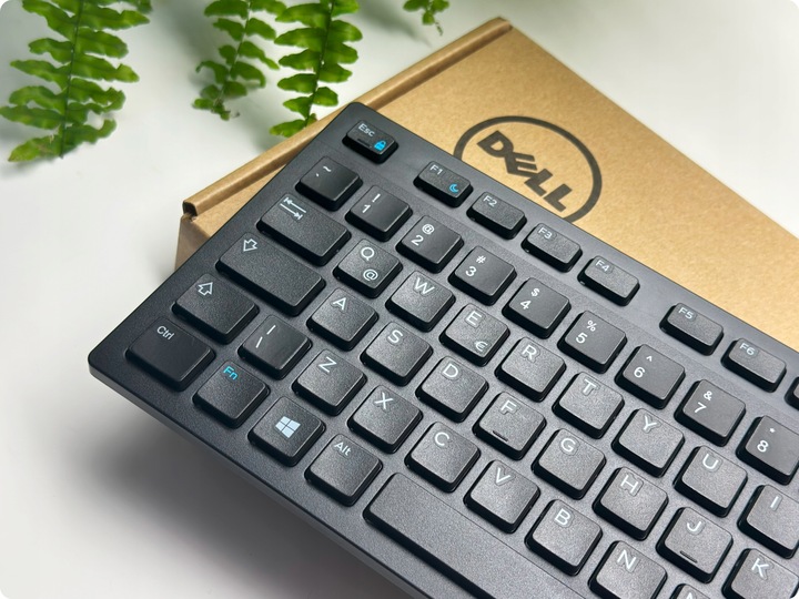 DELL PRO series| Cicha biurowa klawiatura USB 1,8m | CZARNA SLIM REGULOWANA