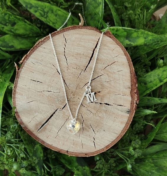 Naszyjnik SREBRNY SERCE SWAROVSKI dowolna literka łańcuszek z sercem