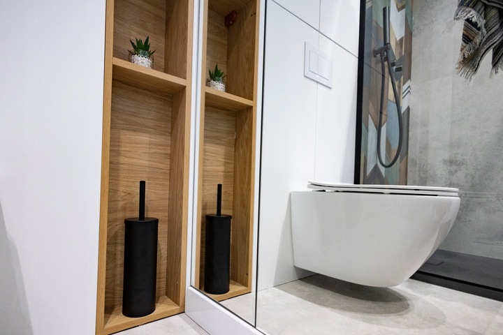 SZCZOTKA TOALETOWA WC STOJĄCA STALOWA CZARNA ZAMYKANA