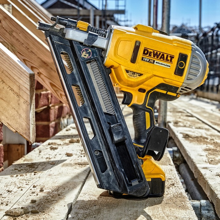 Gwoździarka bezszczotkowa 34° 50-90mm 18V 2x5Ah XR DeWalt DCN692P2-QW