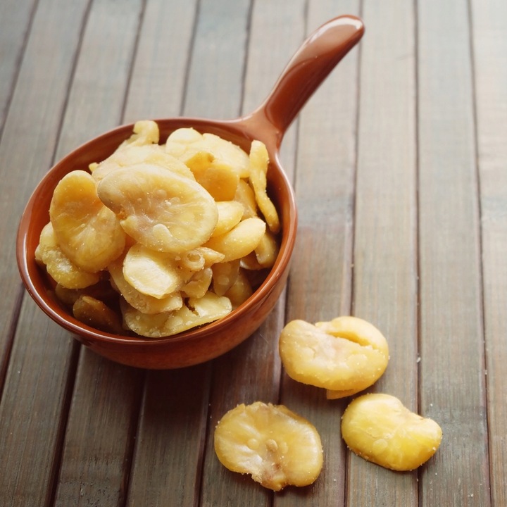 BÓB PRAŻONY SOLONY 500g Chipsy z bobu chrupiące Słona przekąska