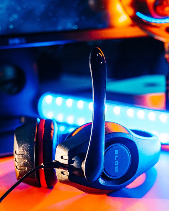 ZESTAW GAMINGOWY DLA GRACZA KLAWIATURA MYSZKA PODKŁADKA SŁUCHAWKI MIKROFON