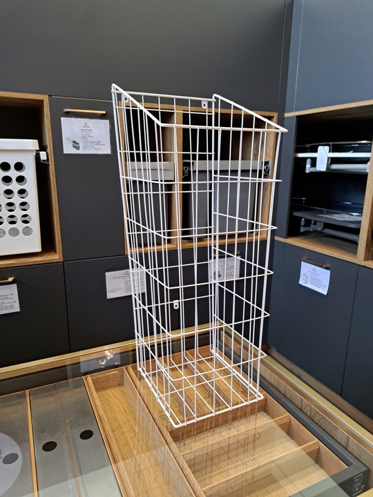 Uchylny kosz na bieliznę pranie do szafki 30 biały ścięty Rejs